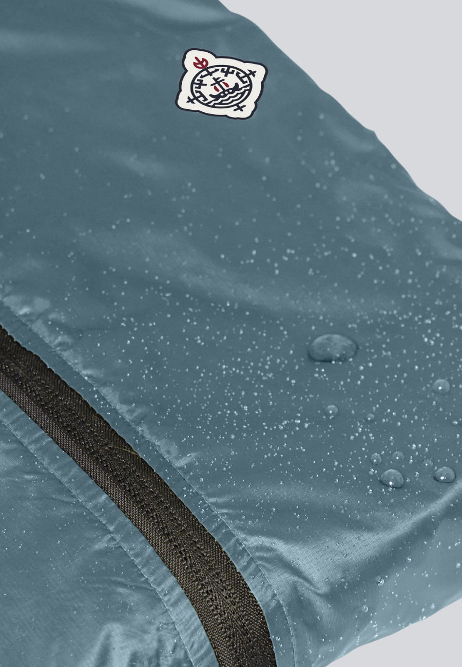 Super Light Weight Multifunctional Sports Jacket in Anthracite