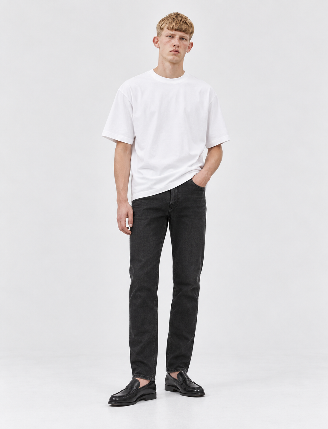 Grey Tapered Jeans – front