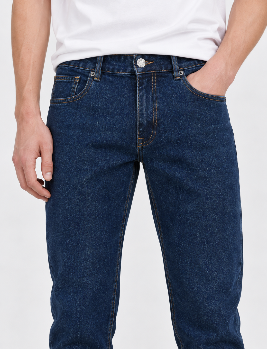 Stone Wash Blue Tapered Jeans – detail